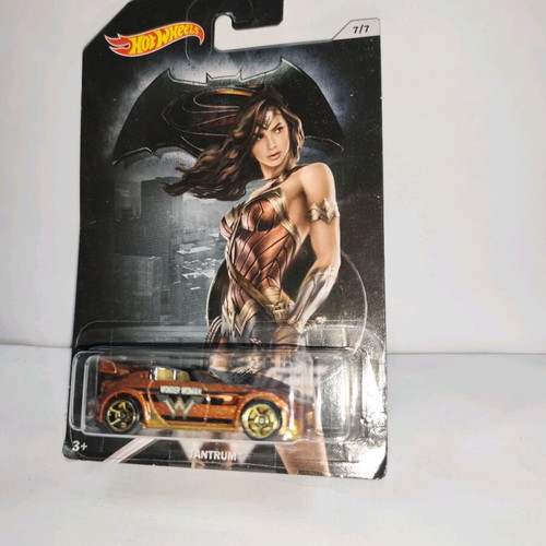 Hot Wheels Diecast DC Superheroes Wonder Woman Tantrum 1:64 New