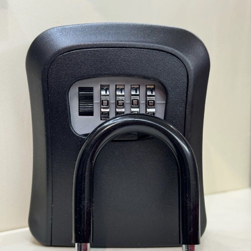 Key Safe with Combination Lock like new