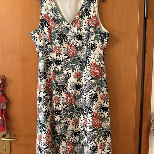Floral dress size 42, 55% linen 45% viscose, unworn