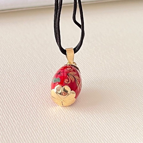 Porcelain pendant with 14k gold new