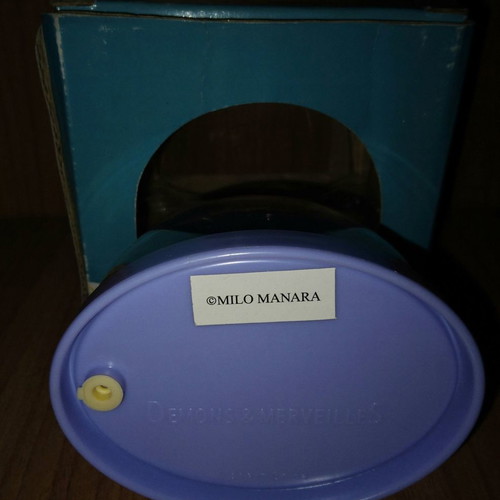 MILO MANARA water dome with Miel miniature figure used