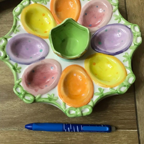 Ceramic Easter Egg Holder and Platter for 8 Eggs with Central Compartment