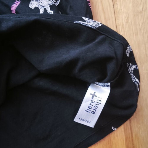 Sleeveless shirt here & there size 158-164 like new, black and pink