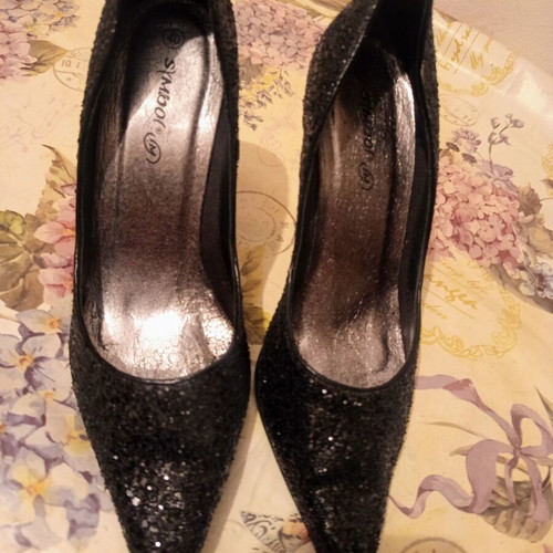 Symbol black heels used with glitter, size 40