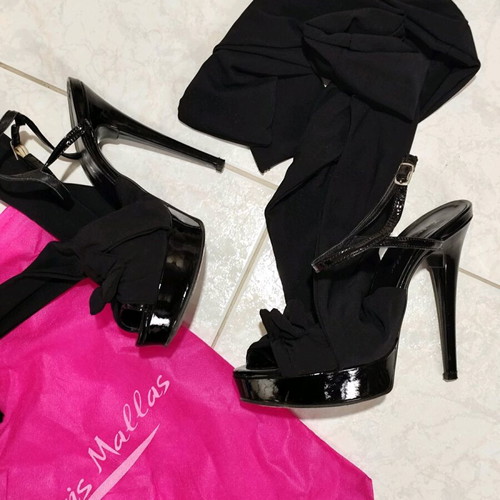 Tsakiris Mallas black sandals like new with bow