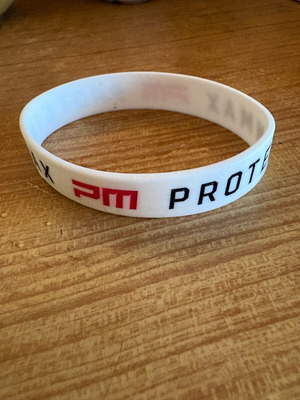 Proteinmax silicone bracelet like new, white and black