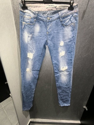 Y2K Glam Distressed Skinny Jean like new, blue with strass