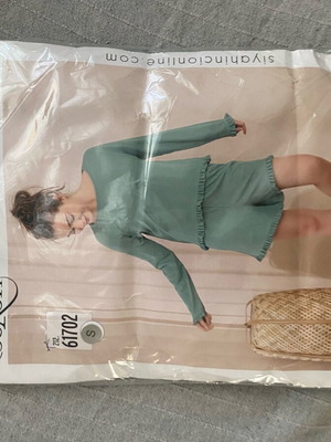 Pajama set shorts and ribbed blouse new, green, size S