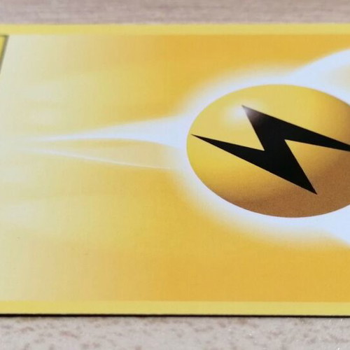 Pokémon Lightning Energy Evolutions Card 2016 near mint