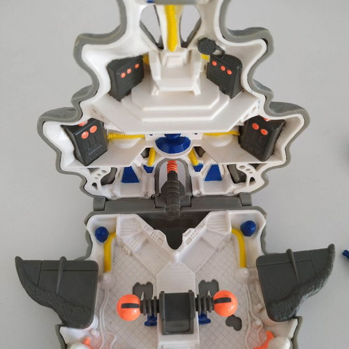 Mighty Max Terminates Wolfship 7 toy used, complete