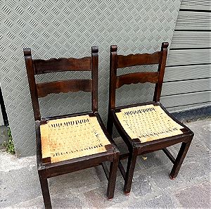 Παλιές ξύλινες καρέκλες. Διαστάσεις:39x38.5x80 cm ΤΙΜΗ:40 ευρώ και οι 2