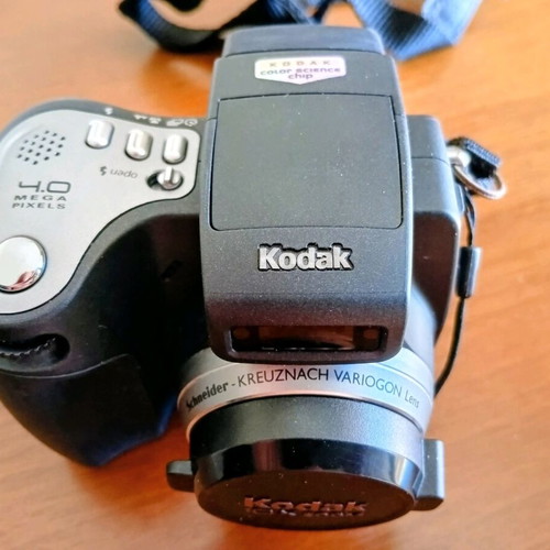 Kodak EasyShare DX6490 camera like new