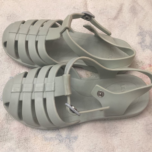 Liewood children's sandals size 31 sage green like new