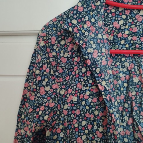 Benetton floral shirt like new, 100% cotton, size S