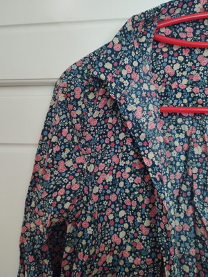 Benetton floral shirt like new, 100% cotton, size S