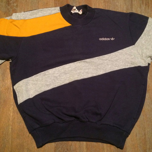 VINTAGE ADIDAS COLLECTIBLE UNISEX SWEATSHIRT
