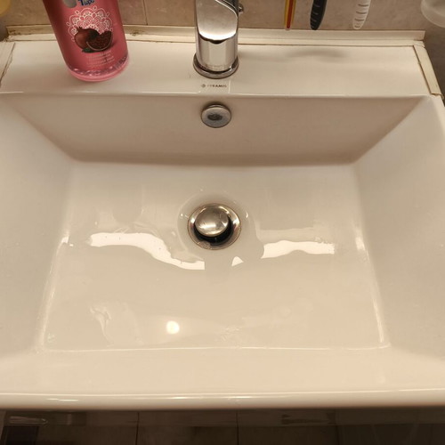 Pyramis Bathroom Sink like new, wall-mounted
