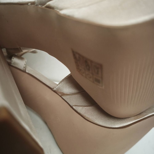 Satin high-heeled platform sandals size 40 beige new