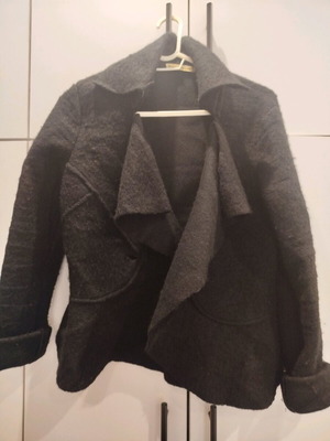 Waterfall jacket black size medium like new