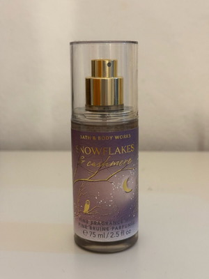 Bath and Body Works Snowflakes and Cashmere κανονικό άρωμα 75 ml καινούργιο