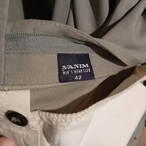 Vanim suit like new, jacket size 54, trousers size 42