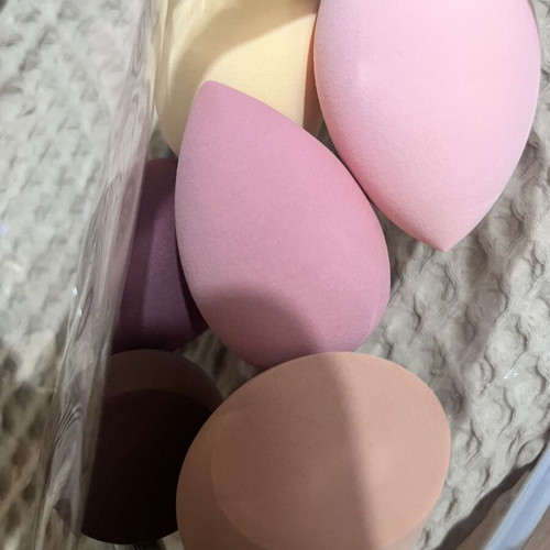 Makeup sponges new set of 6 with plastic perforated container