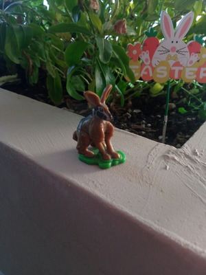 Kinder Joy Natoons Hare/Lagós toy figure like new