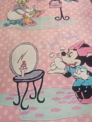 Children's rug large pink used