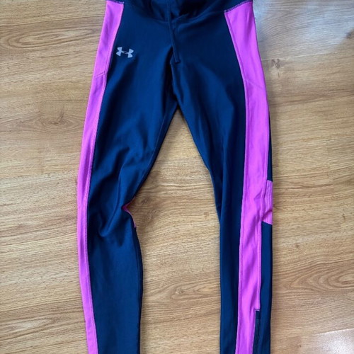 Under Armour women's set size M HeatGear compression fabric like new