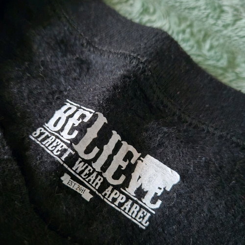 Believe Camo sweatshirt without hood like new, size XL