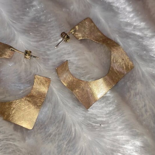 Handmade women's earrings like new, gold-colored