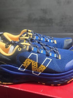 New Balance Fresh Foam X More v2 sneakers size 42.5, blue