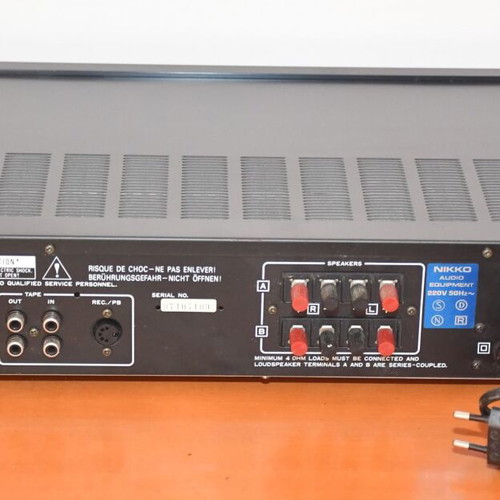 Nikko NA-400II integrated amplifier used with phono input