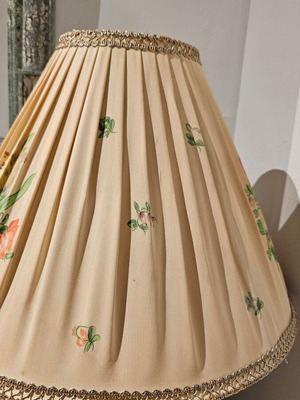 Lamp shade used with stains