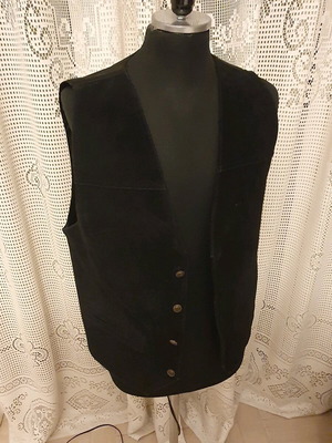 Suede vest like new, size L