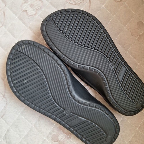 Frozen clogs for girls size 29 like new