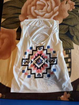 Women's t-shirt used, size Large, white