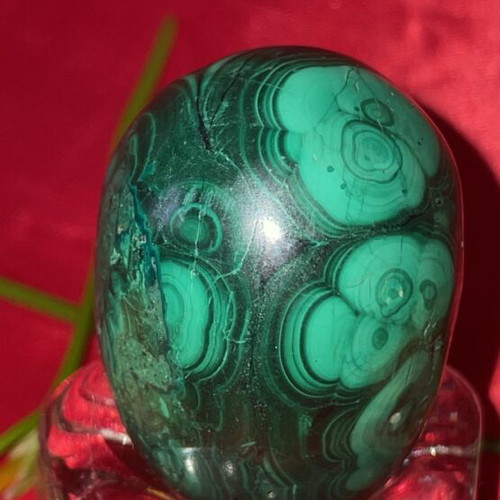 Malachite egg new, solid with beautiful patterns