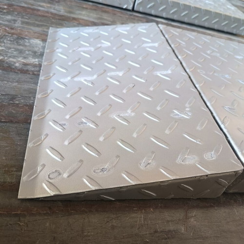 Car Ramps new, 70x40 cm, durable steel with anti-slip surface