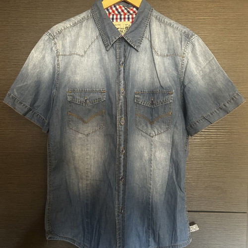 3Guys men's shirt XL like new, blue, buttoned sleeves