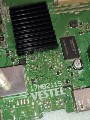 Vestel Mainboard 17mb211s μεταχειρισμένο από τηλεόραση με σπασμένο πάνελ