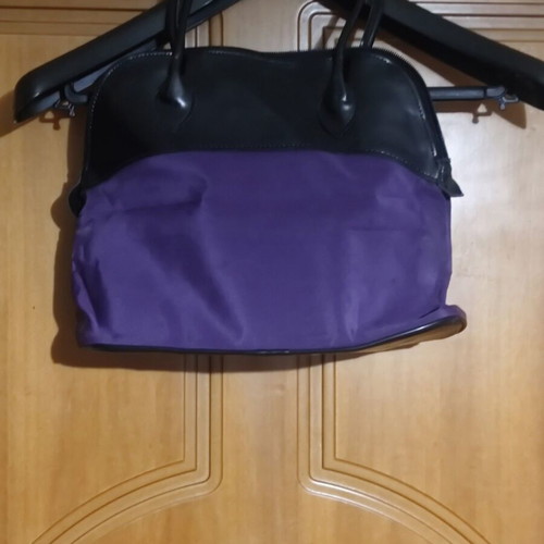 Handbag black and purple satin and faux leather, new