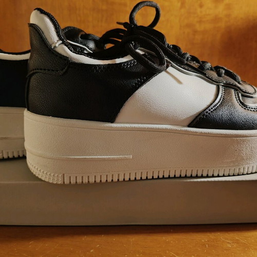 Women's athletic shoes - New black and white sneakers