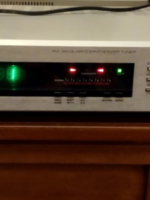 Grundig T7500 vintage high-end tuner