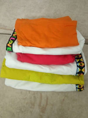 Σετ 3 γυναικείες πιτζάμες μεταχειρισμένες, σε ικανοποιητική κατάσταση