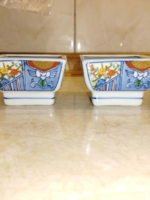 Decorative small hand-painted items new, set of 2