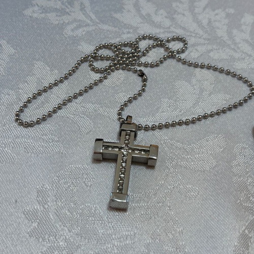 Men's necklace with cross made of medical steel like new, silver