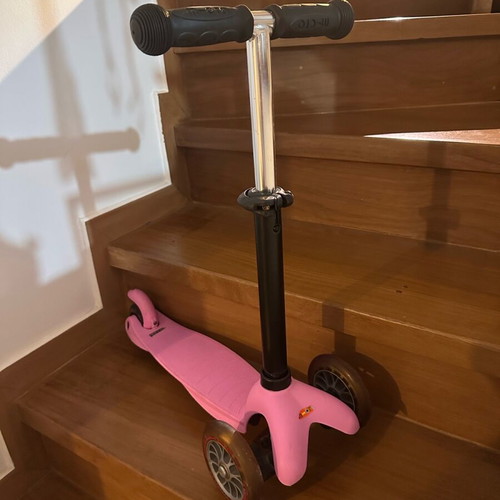 M-cro scooter pink like new