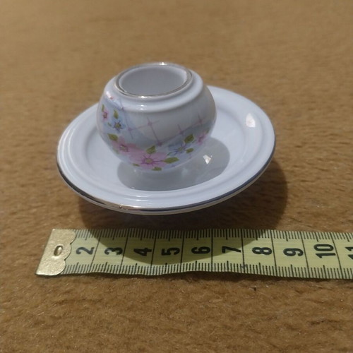 Five small decorative items used, porcelain and ceramic