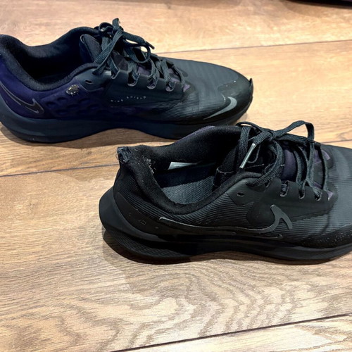 Nike Air Zoom Pegasus 39 Shield running shoes, size 41, black